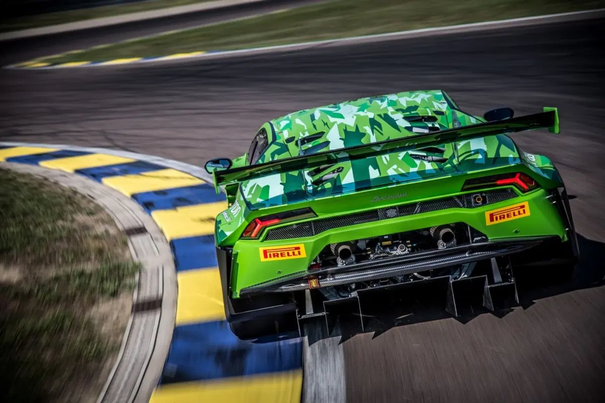 Lamborghini Huracán GT3 EVO, il Toro da pista si rinnova (18)