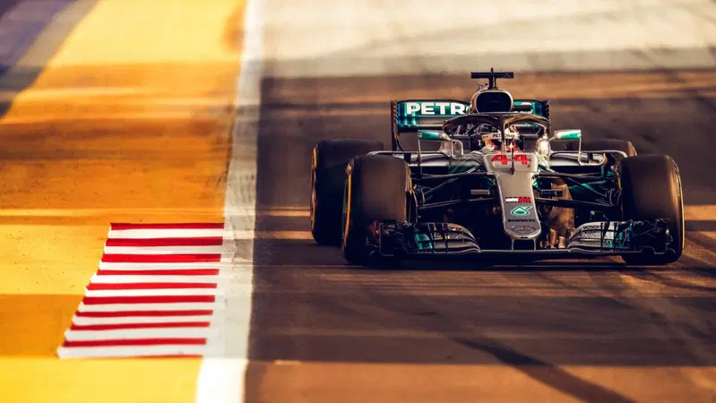 F1, GP Singapore 2018: vince Hamilton. Terzo Vettel