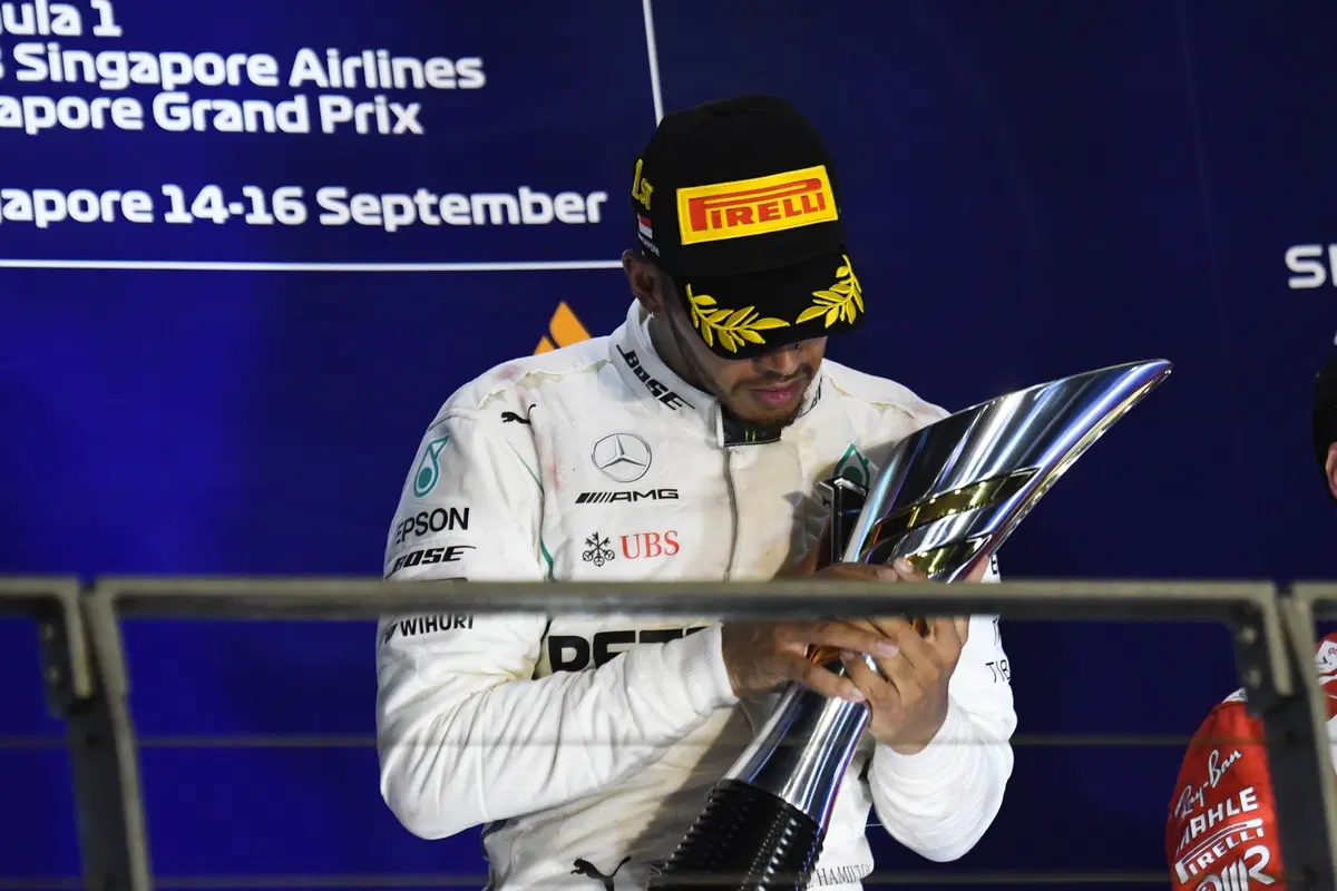 F1, GP Singapore 2018: vince Hamilton. Terzo Vettel (2)