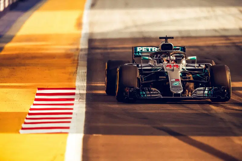 F1, GP Singapore 2018: vince Hamilton. Terzo Vettel