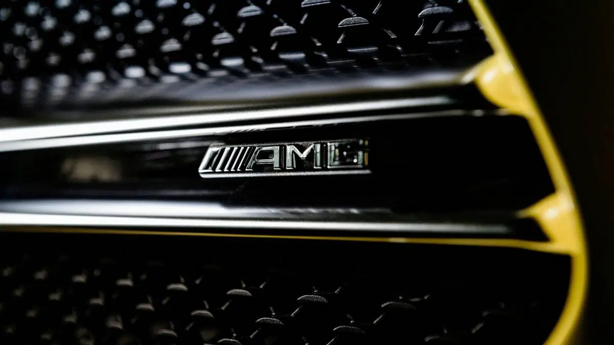 Mercedes-AMG A 35, le prime foto della nuova versione sportiva (3)