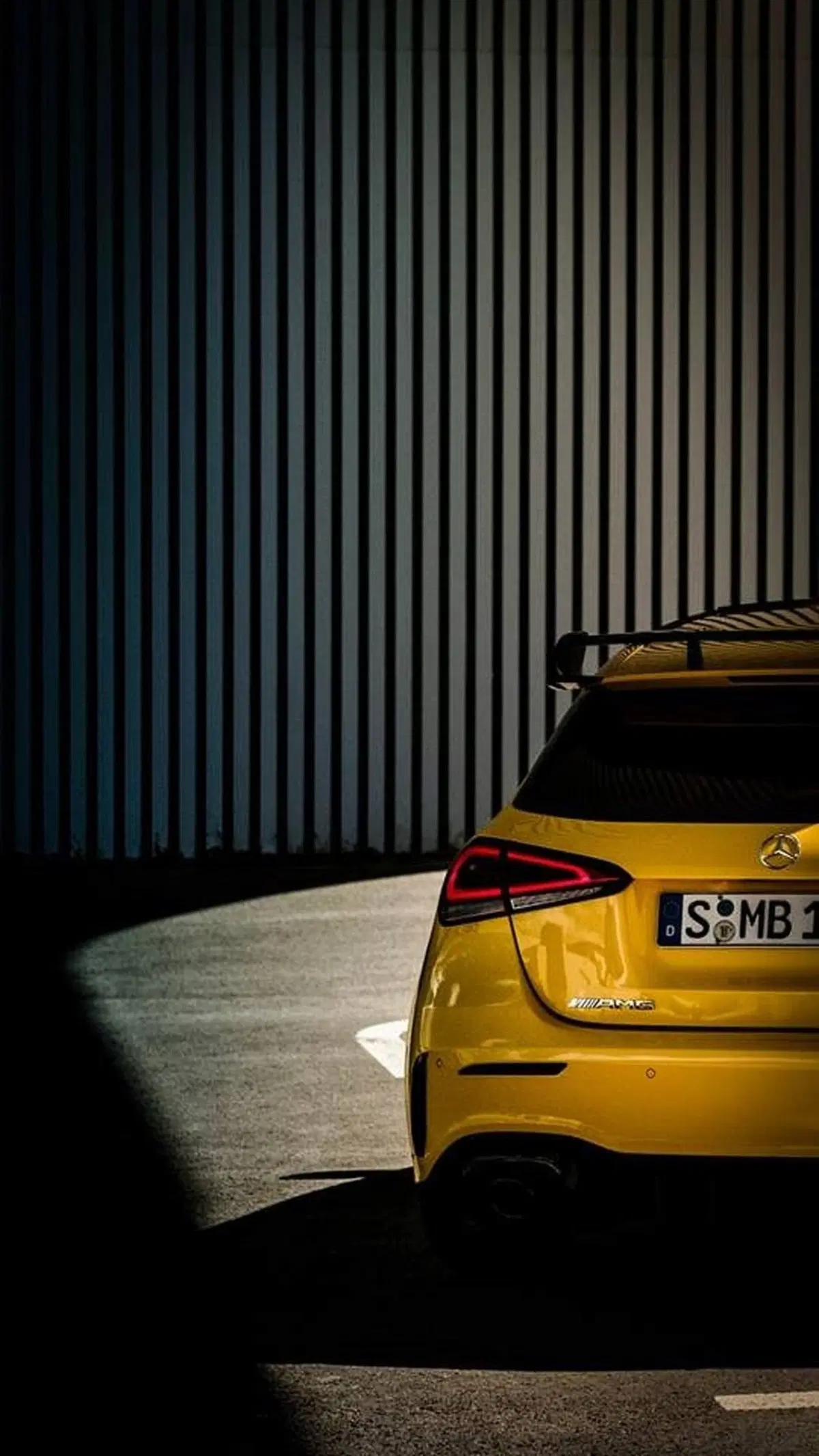 Mercedes-AMG A 35, le prime foto della nuova versione sportiva (2)