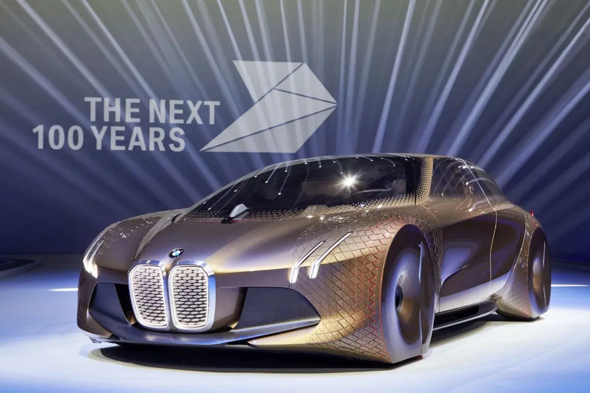 BMW Vision Next 100, concept da centenario