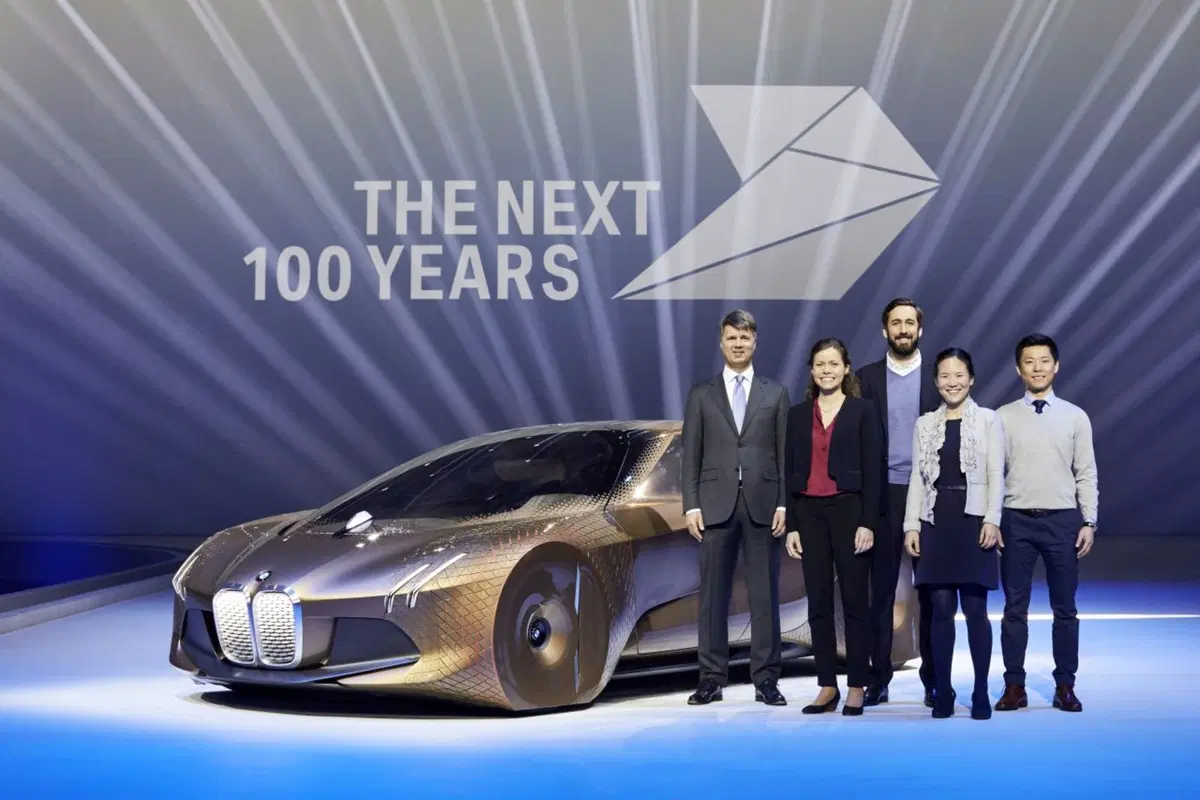 BMW Vision Next 100, concept da centenario (2)