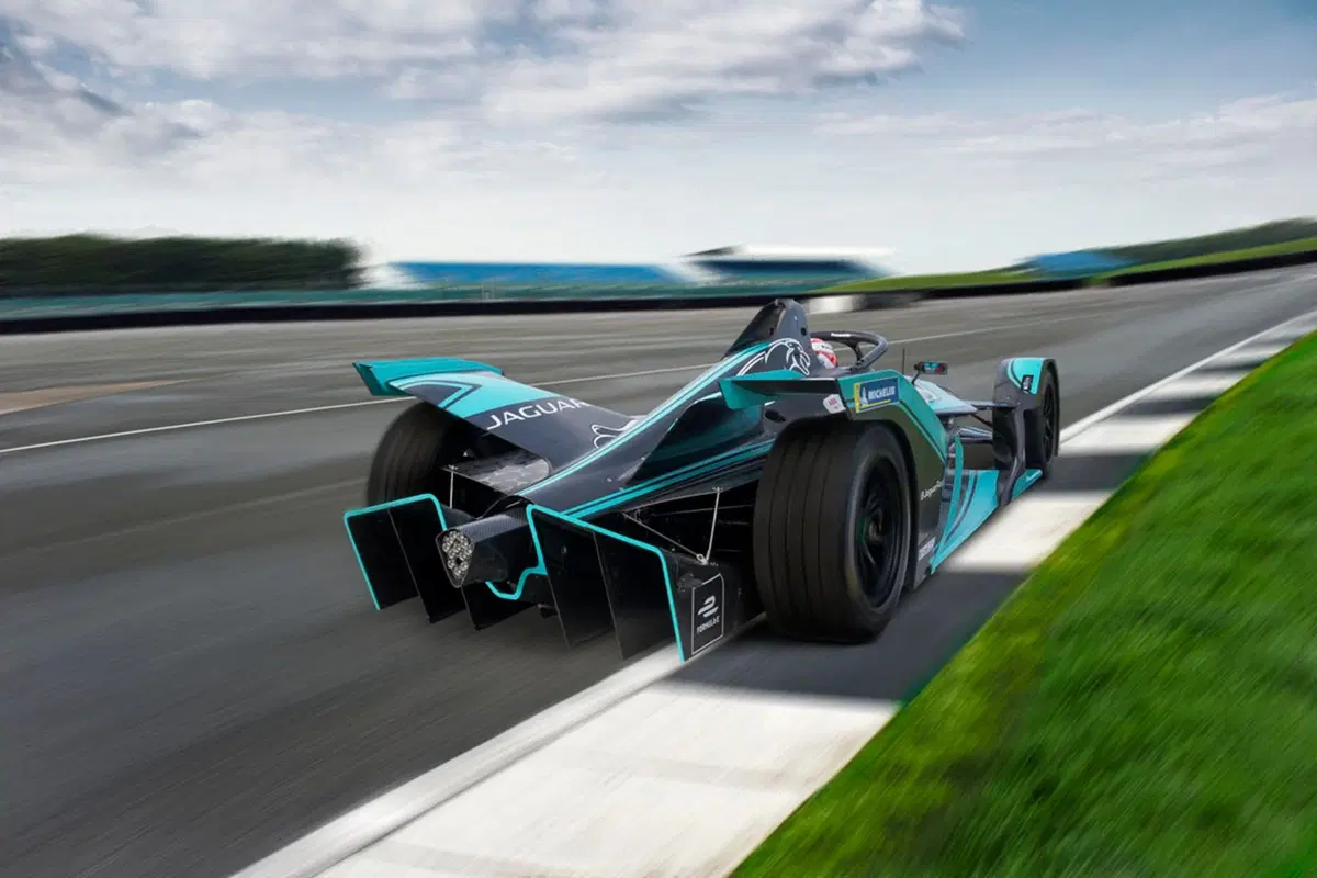 Formula E: Jaguar svela la I-Type 3 (2)