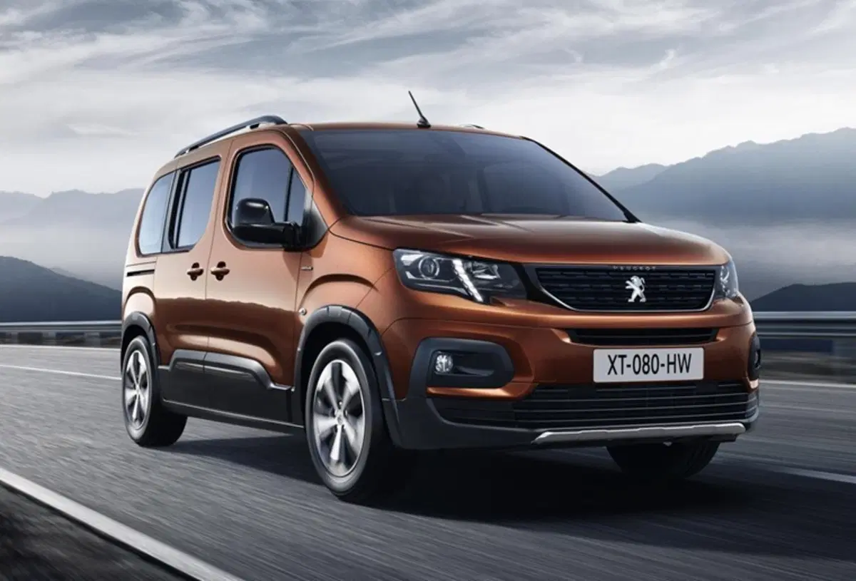 Peugeot Rifter 2018 1.5 L diesel 130 CV. Campione di spazio (5)