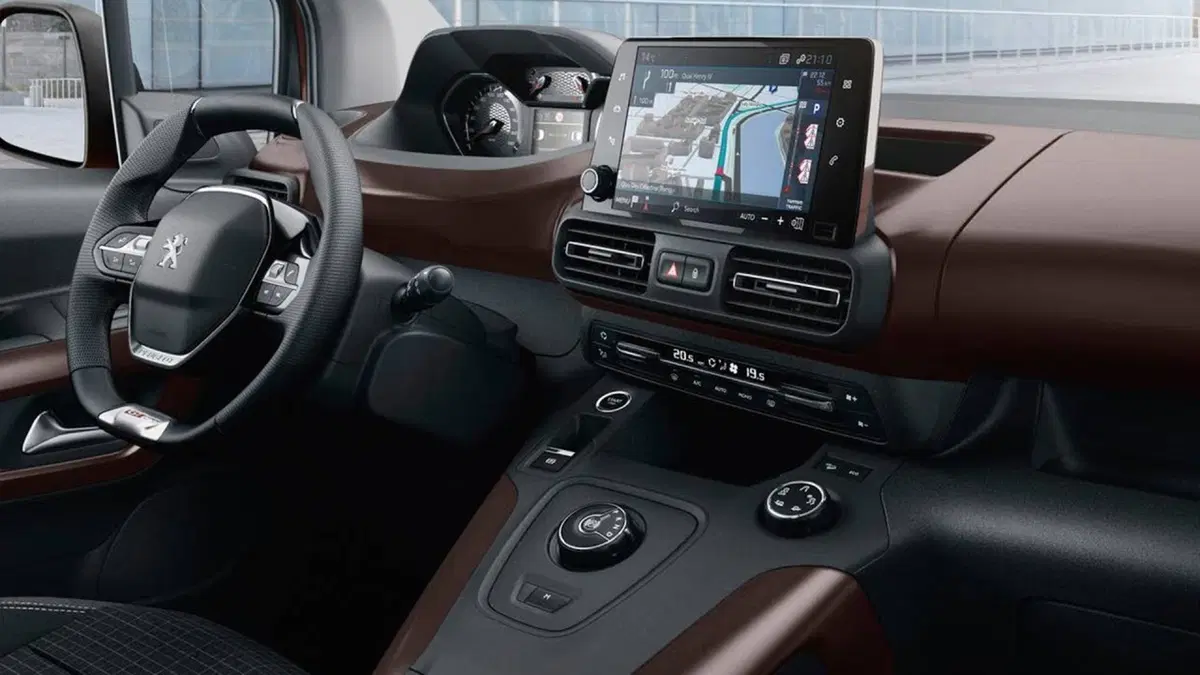 Peugeot Rifter 2018 1.5 L diesel 130 CV. Campione di spazio (10)