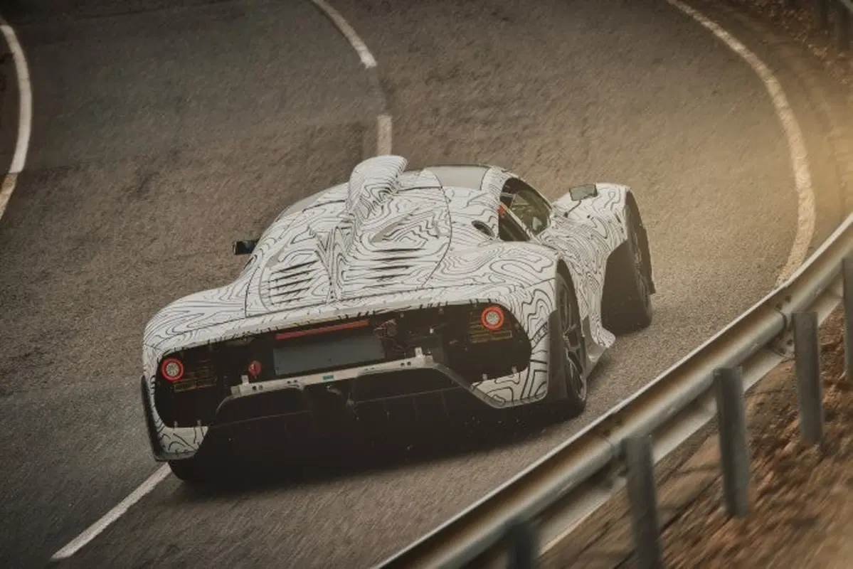 Mercedes-AMG Project ONE: prototipi in fase di test (2)