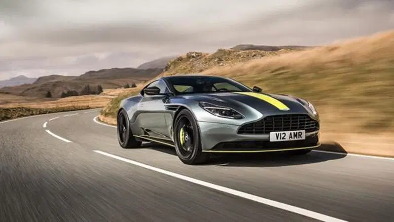Aston Martin vale pi&ugrave; di Ferrari? A Gaydon pensano di s&igrave;
