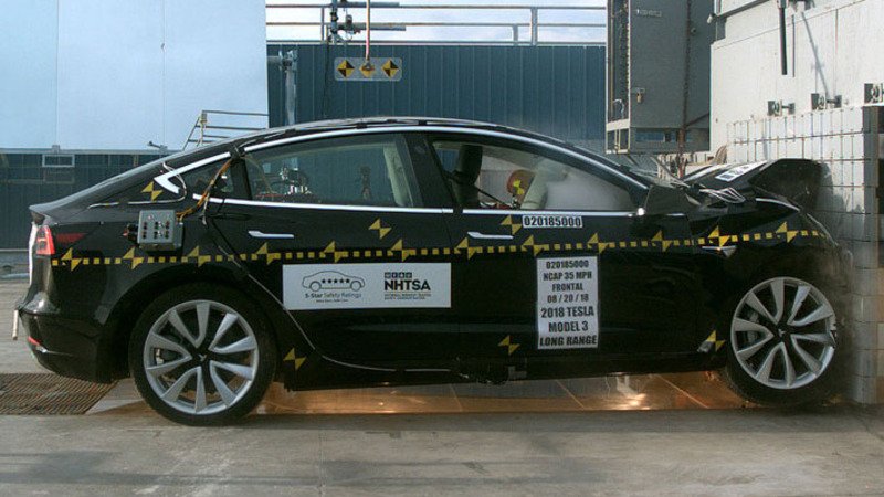 Tesla Model 3, 5 stelle nei crash test