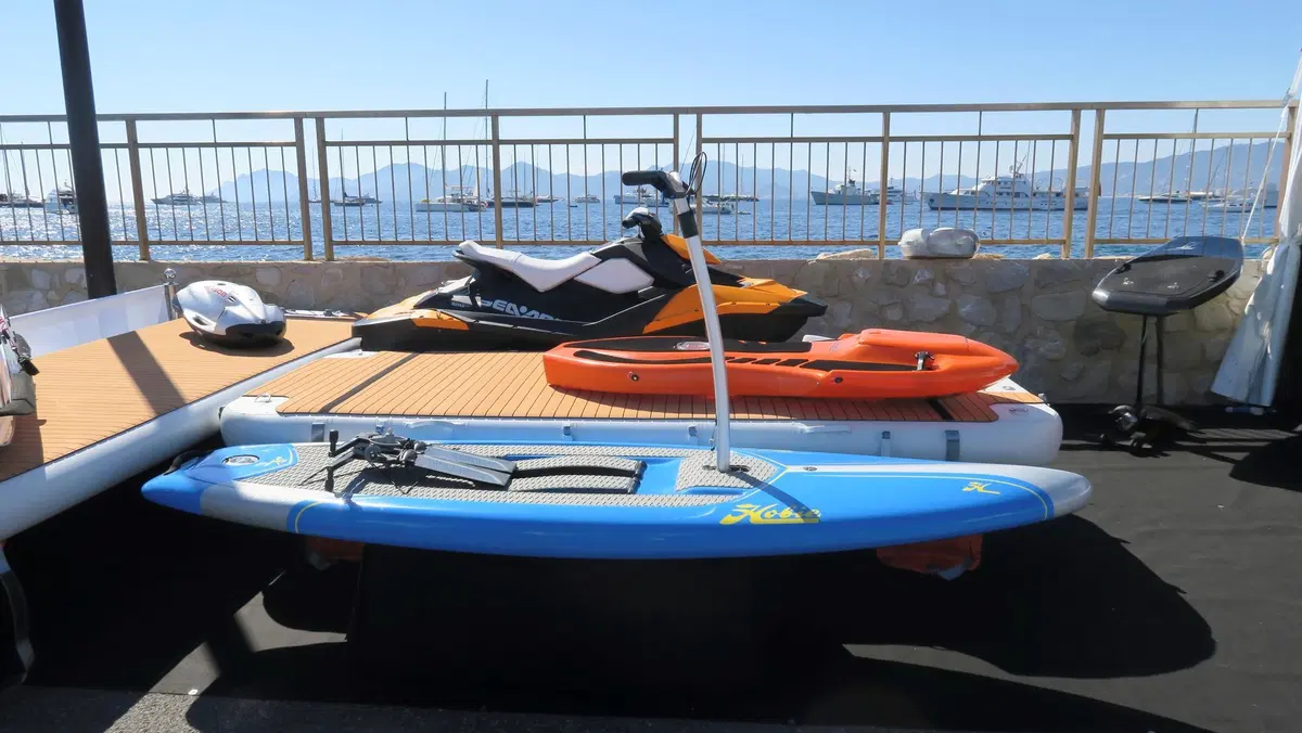 Cannes Yachting Festival 2018, tra barche ed automobili (2)