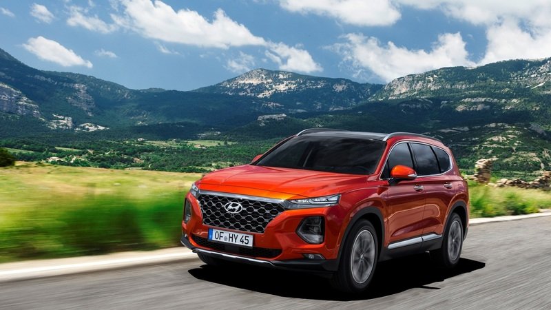 Hyundai Santa Fe 2018, si parte da 45.450 euro