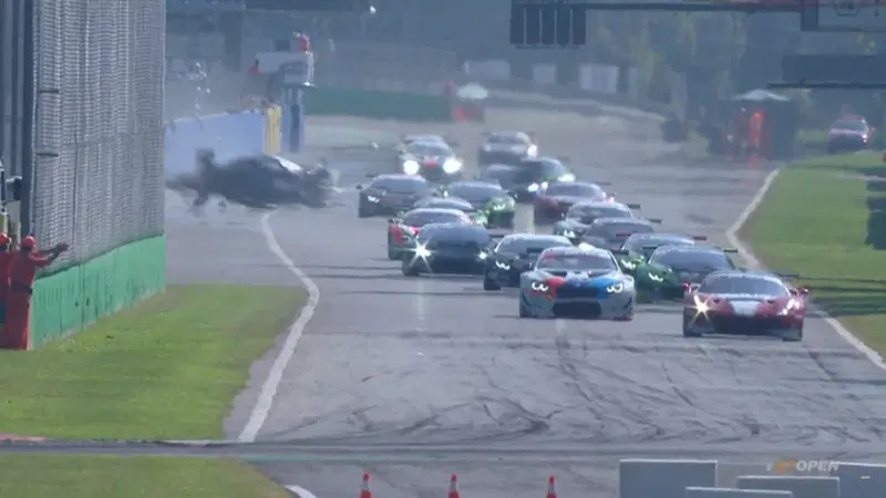 GT Open Monza, terribile incidente al traguardo [video]