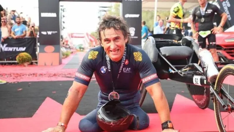Alex Zanardi 5° assoluto all'Iron Man di Cervia e nuovo record paralimpico