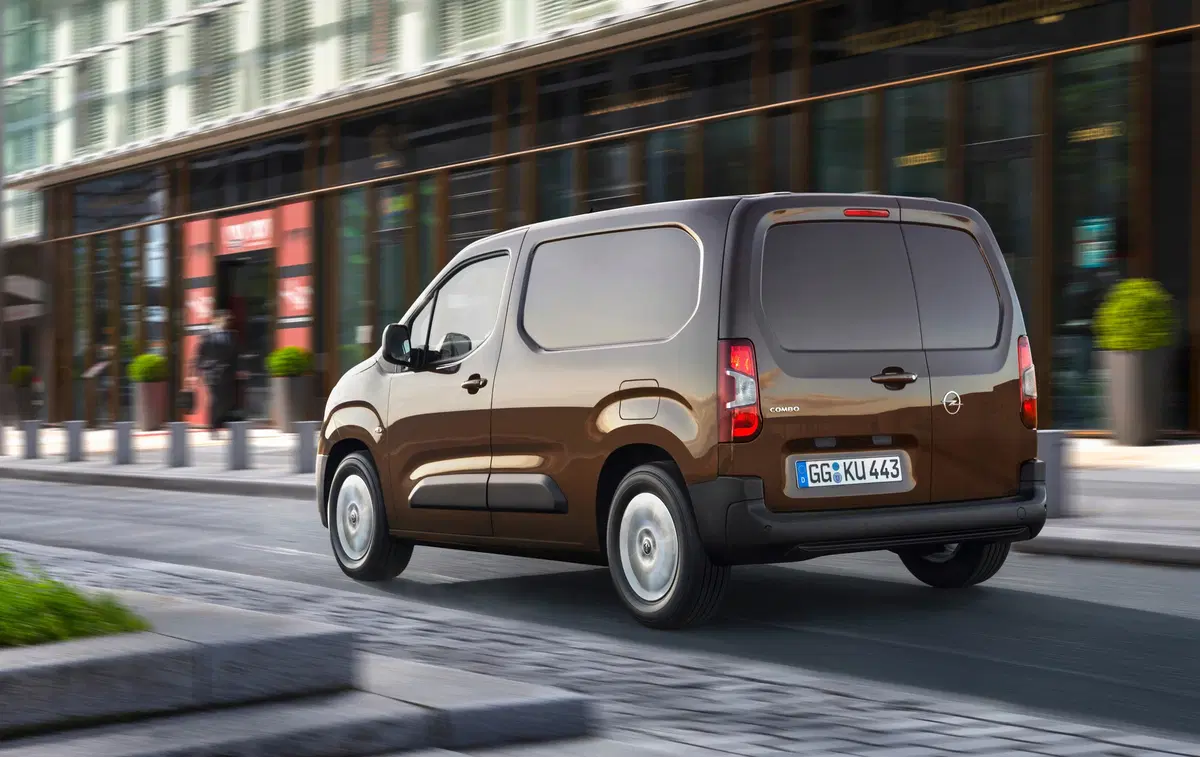 Opel Combo Furgone (2018-->>) (6)
