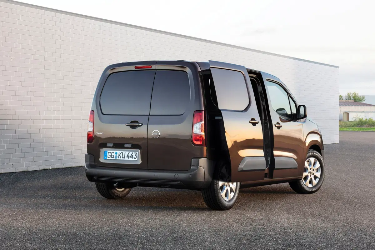 Opel Combo Furgone (2018-->>) (5)