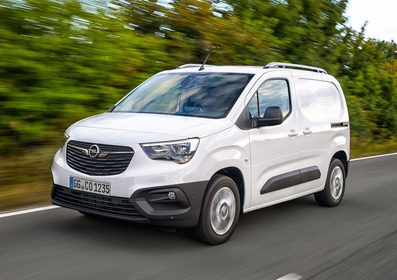 Opel Combo Furgone (2018-->>) (9)