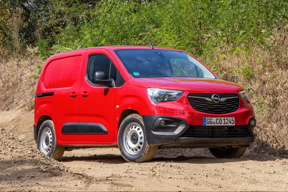 Opel Combo Furgone (2018-->>) (3)