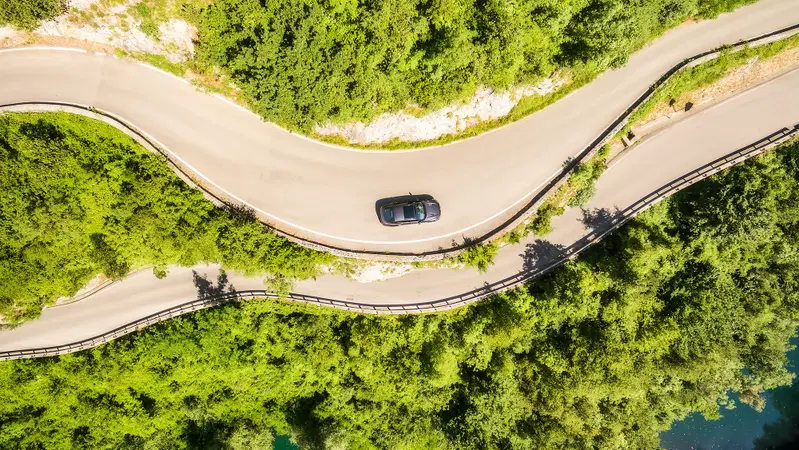 Emozionarsi con la Kia Stinger GT Line (nelle curve pi&ugrave; belle e meno scontate d'Italia) 
