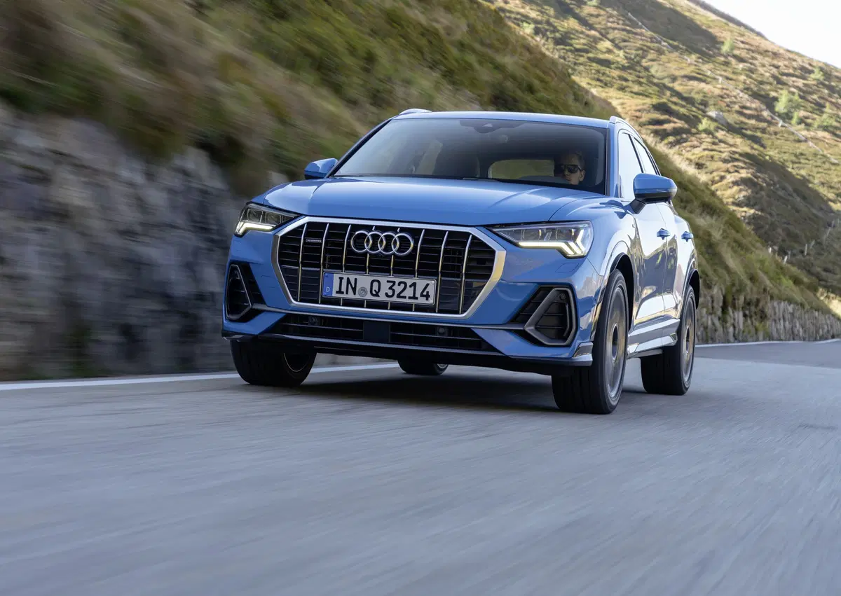 Audi Q3 2019. Benzina e diesel per un comfort totale [Video] (12)