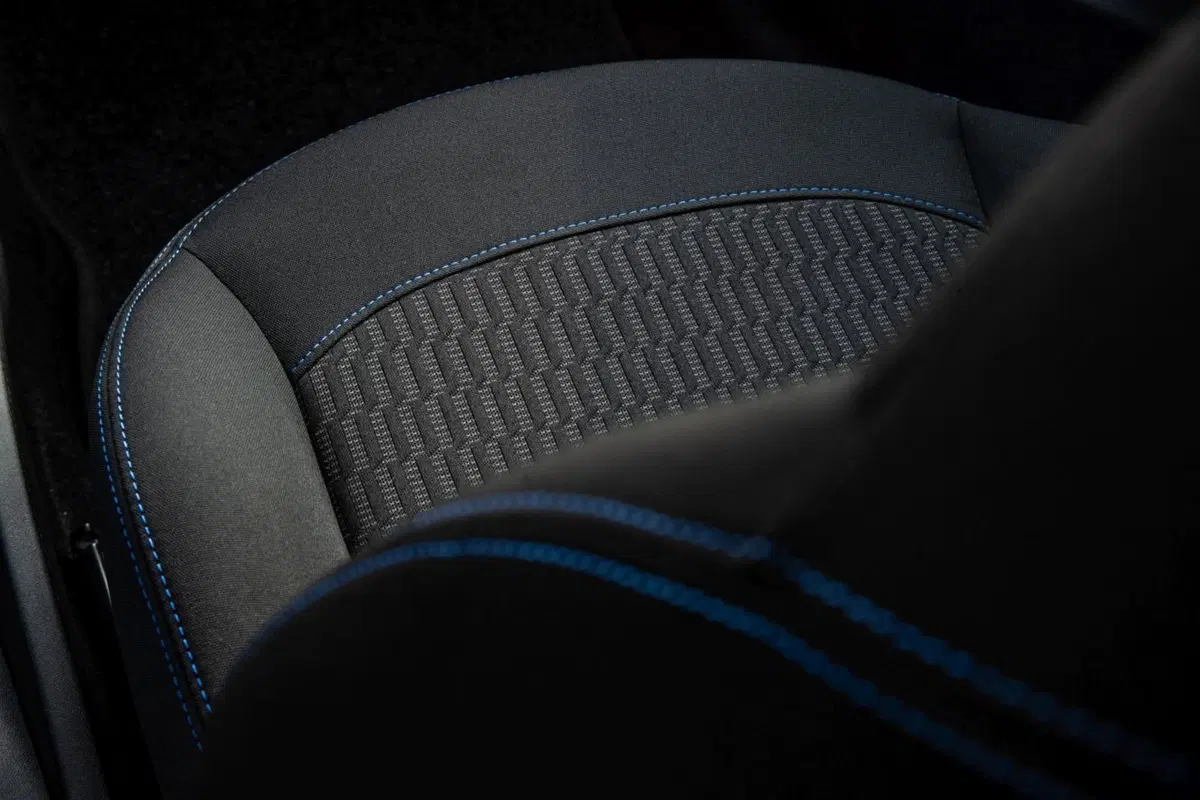 Peugeot 208 Signature, 1.200 esemplari per l'Italia (14)