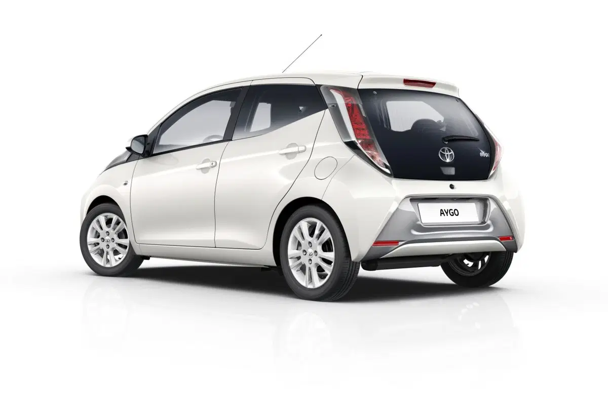 Toyota Aygo x-pure, la Aygo in abito bianco 