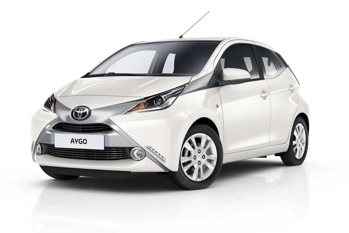 Toyota Aygo x-pure, la Aygo in abito bianco  (2)
