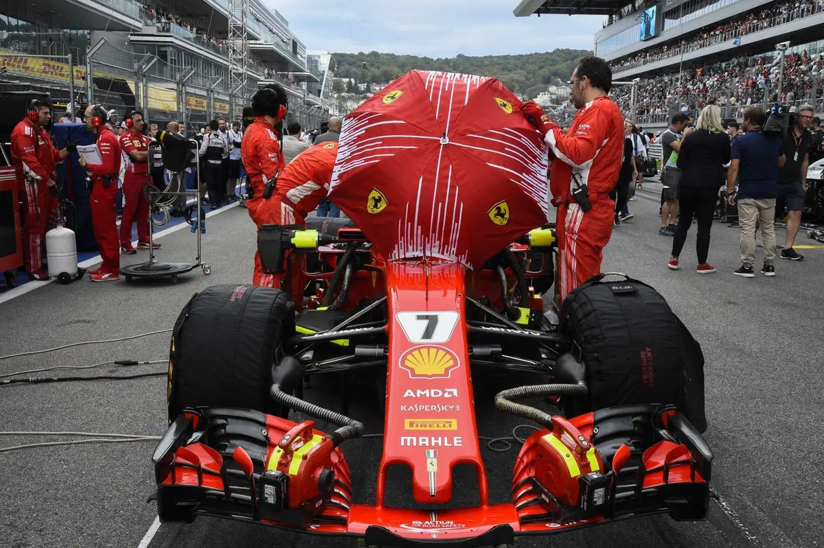 F1, GP Russia 2018: vince Hamilton. Terzo Vettel (14)