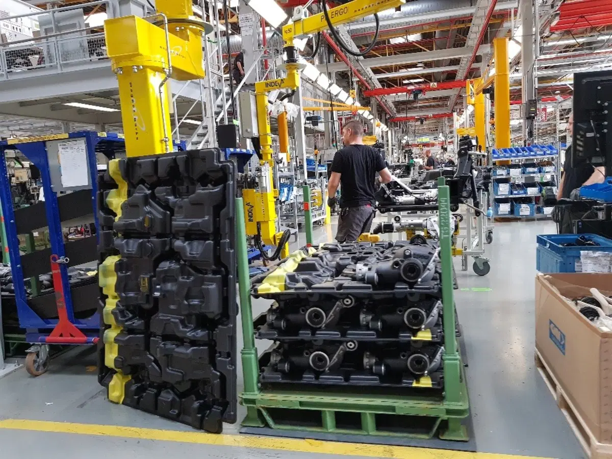 Magna Steyr: la produzione della Mercedes Classe G 2018 (9)