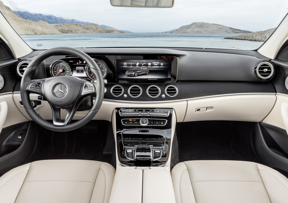 Gli interni della nuova Mercedes-Benz Classe E