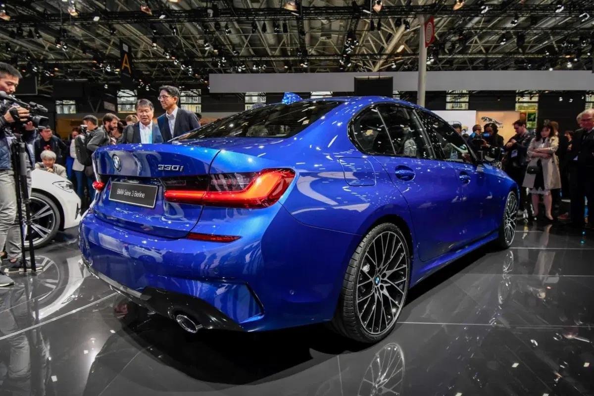 Nuova BMW Serie 3 al Salone di Parigi 2018 [Video] (5)