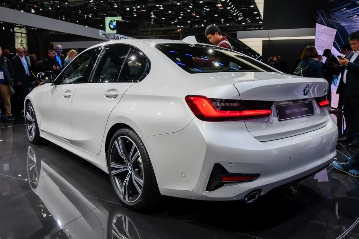 Nuova BMW Serie 3 al Salone di Parigi 2018 [Video] (9)