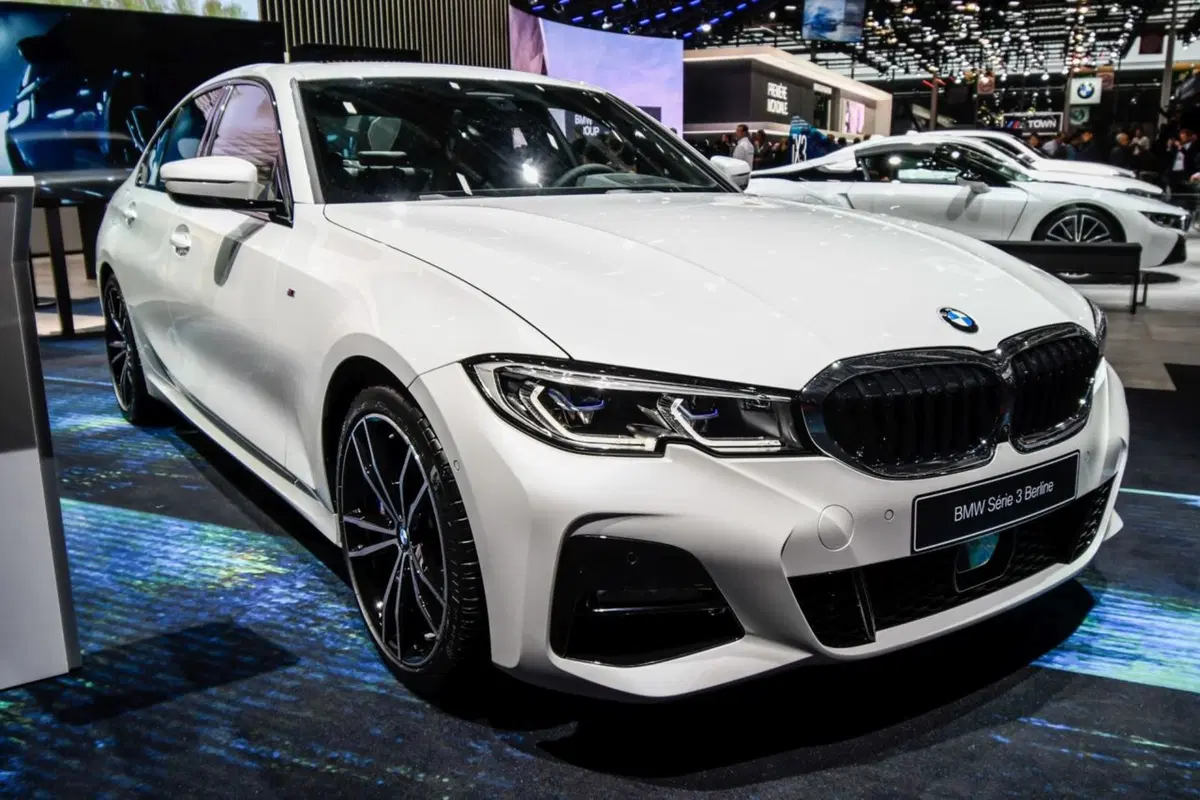 Nuova BMW Serie 3 al Salone di Parigi 2018 [Video] (12)