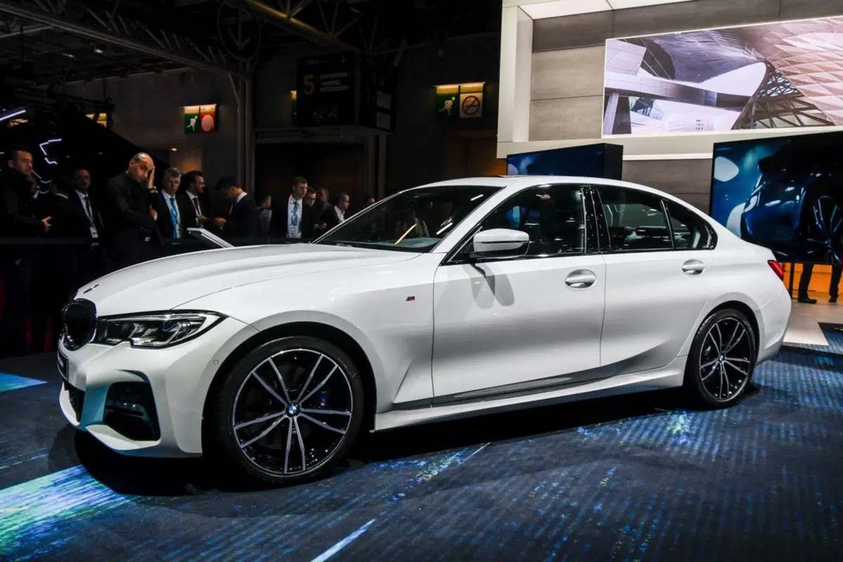 Nuova BMW Serie 3 al Salone di Parigi 2018 [Video] (13)