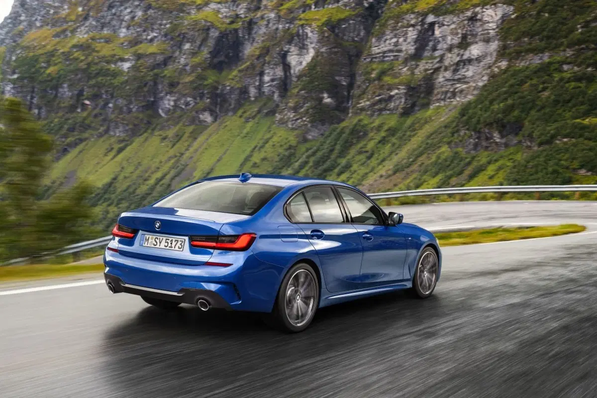 Nuova BMW Serie 3 al Salone di Parigi 2018 [Video] (7)