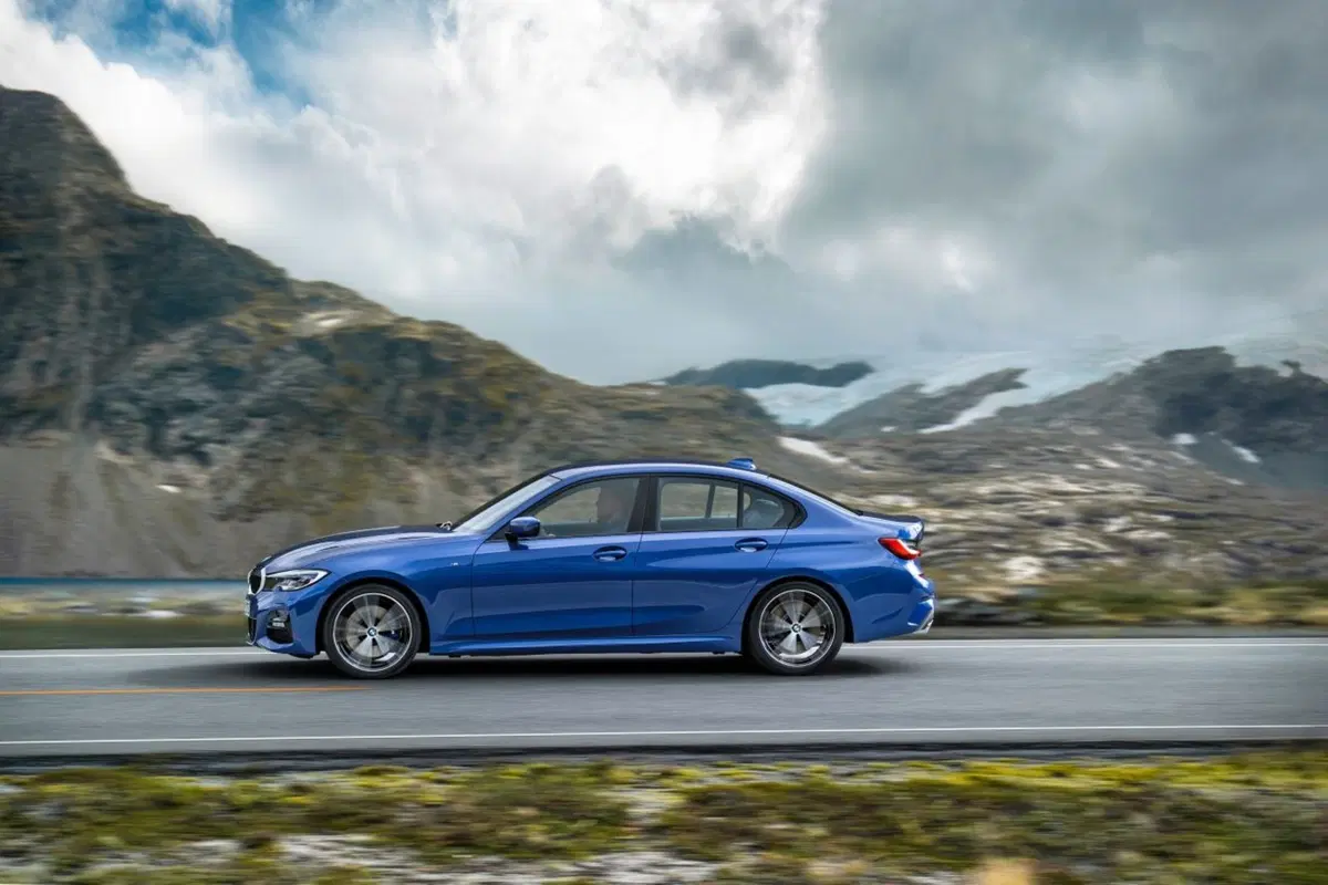 Nuova BMW Serie 3 al Salone di Parigi 2018 [Video] (8)