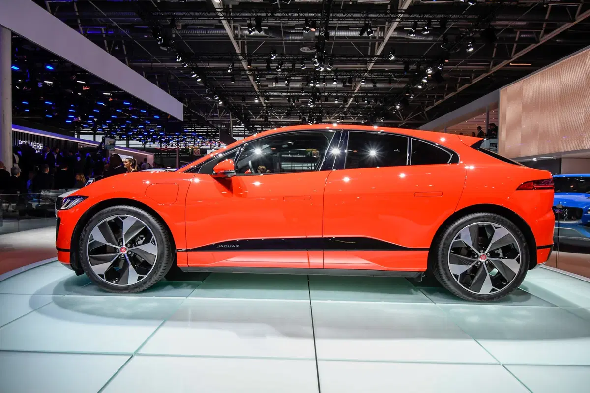 Jaguar al Salone di Parigi 2018 (3)