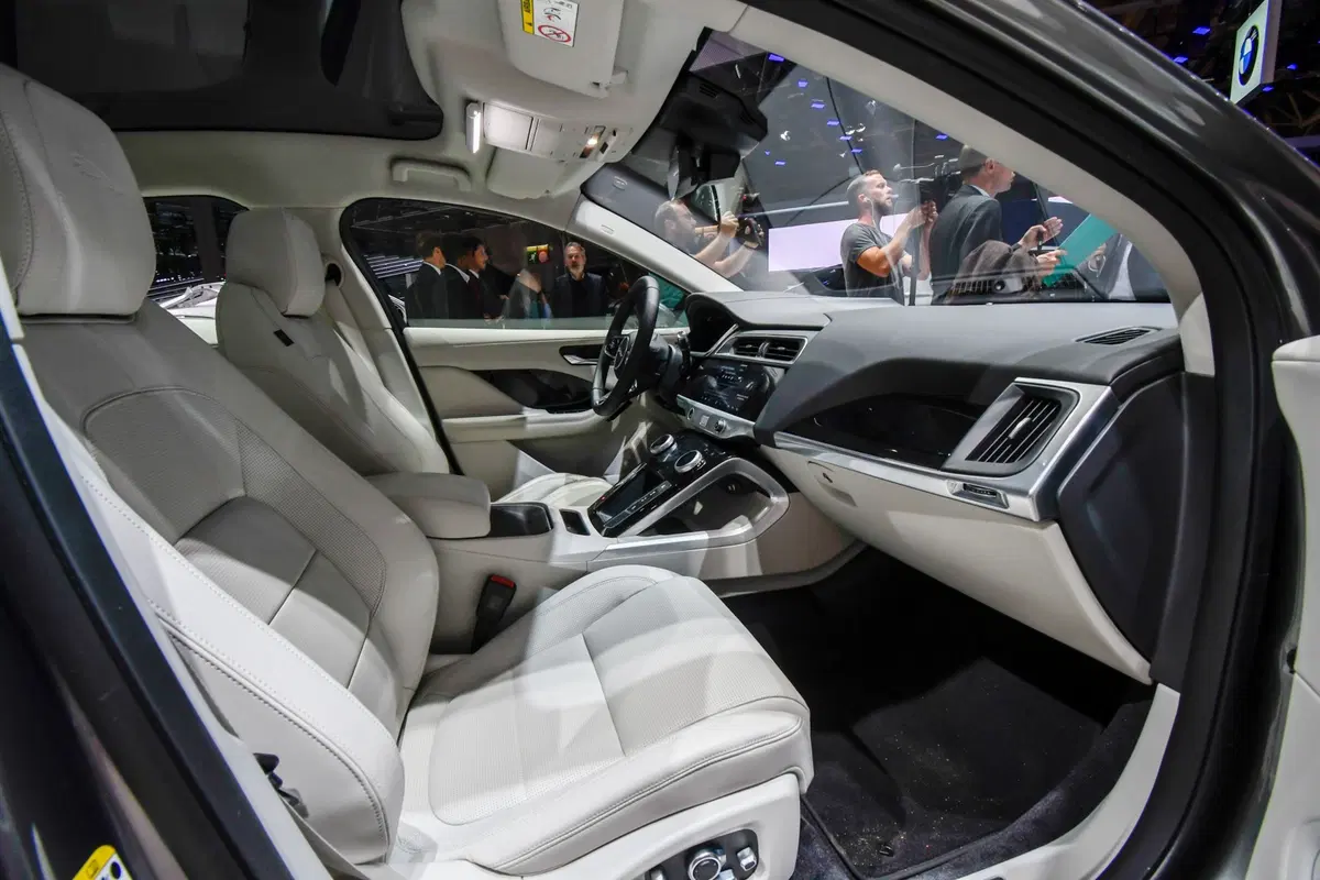 Jaguar al Salone di Parigi 2018 (7)