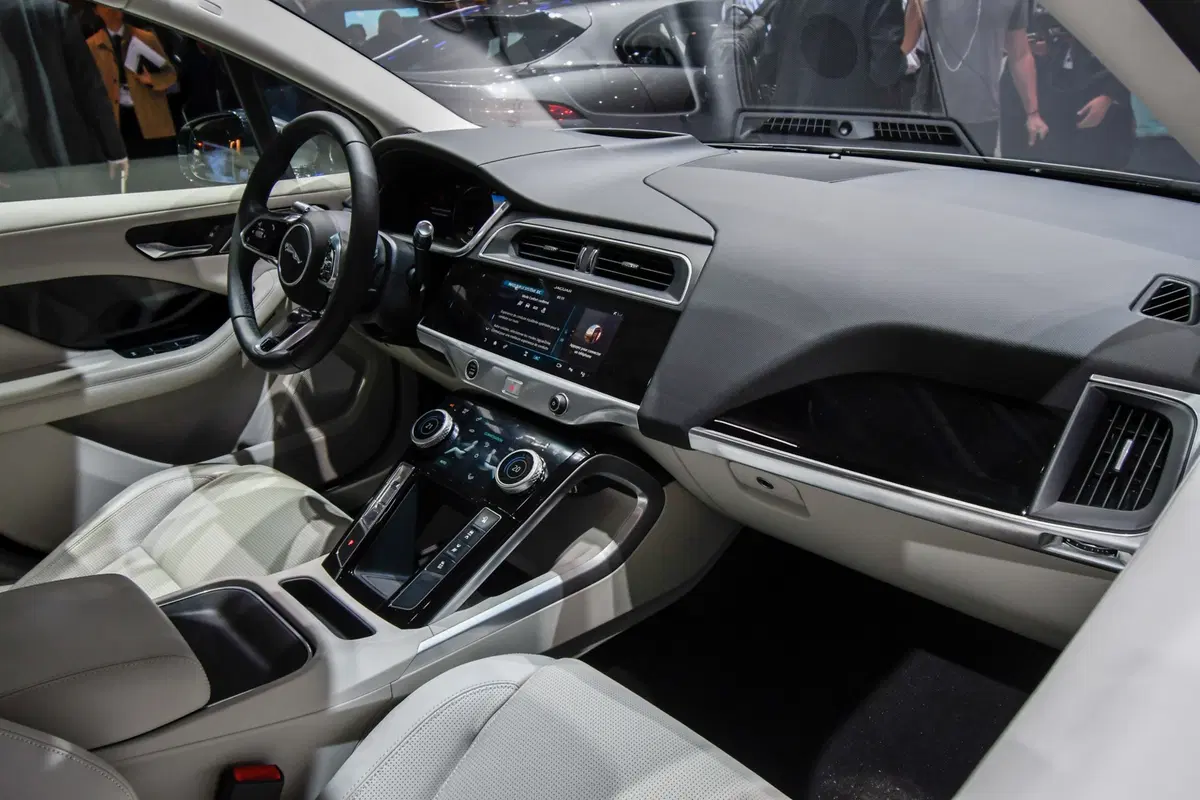 Jaguar al Salone di Parigi 2018 (8)