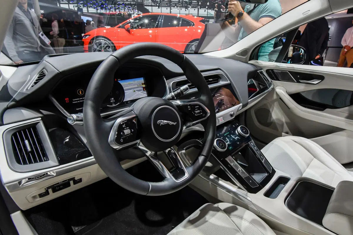 Jaguar al Salone di Parigi 2018 (15)