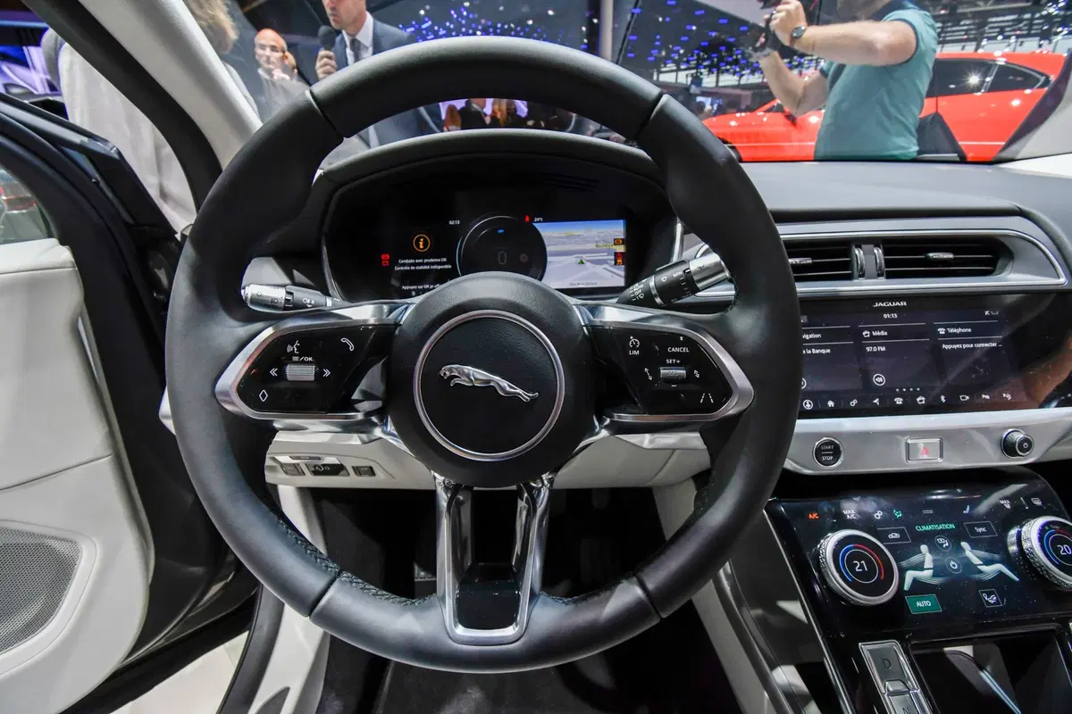 Jaguar al Salone di Parigi 2018 (16)