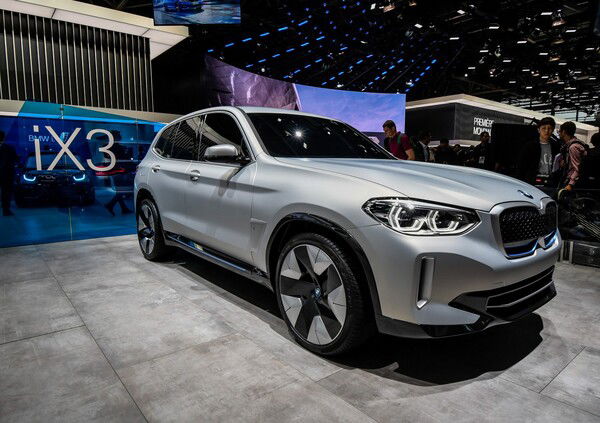 BMW Concept iX3 al Salone di Parigi 2018