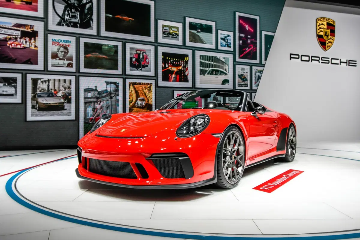 Porsche al Salone di Parigi 2018 [Video] (2)