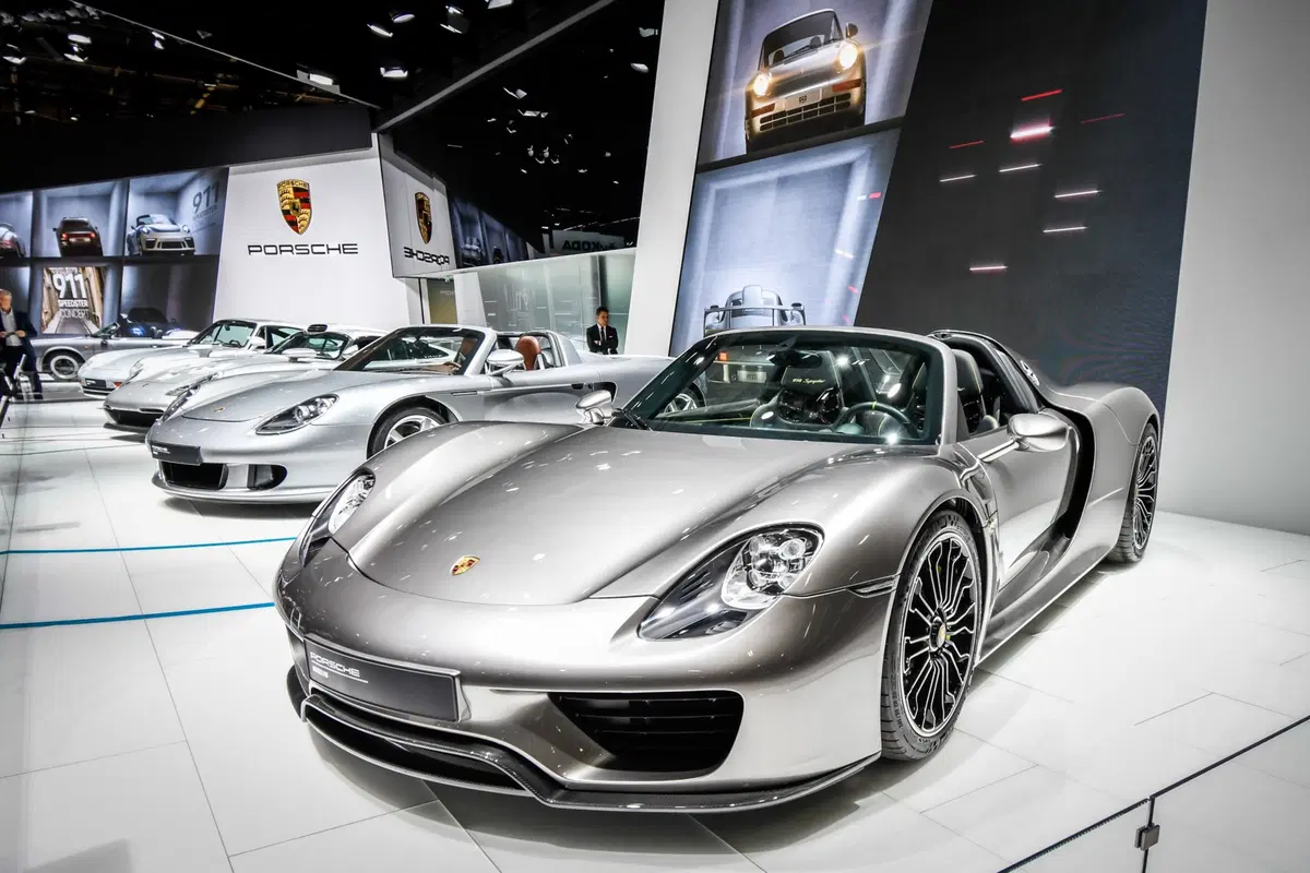 Porsche al Salone di Parigi 2018 [Video] (3)