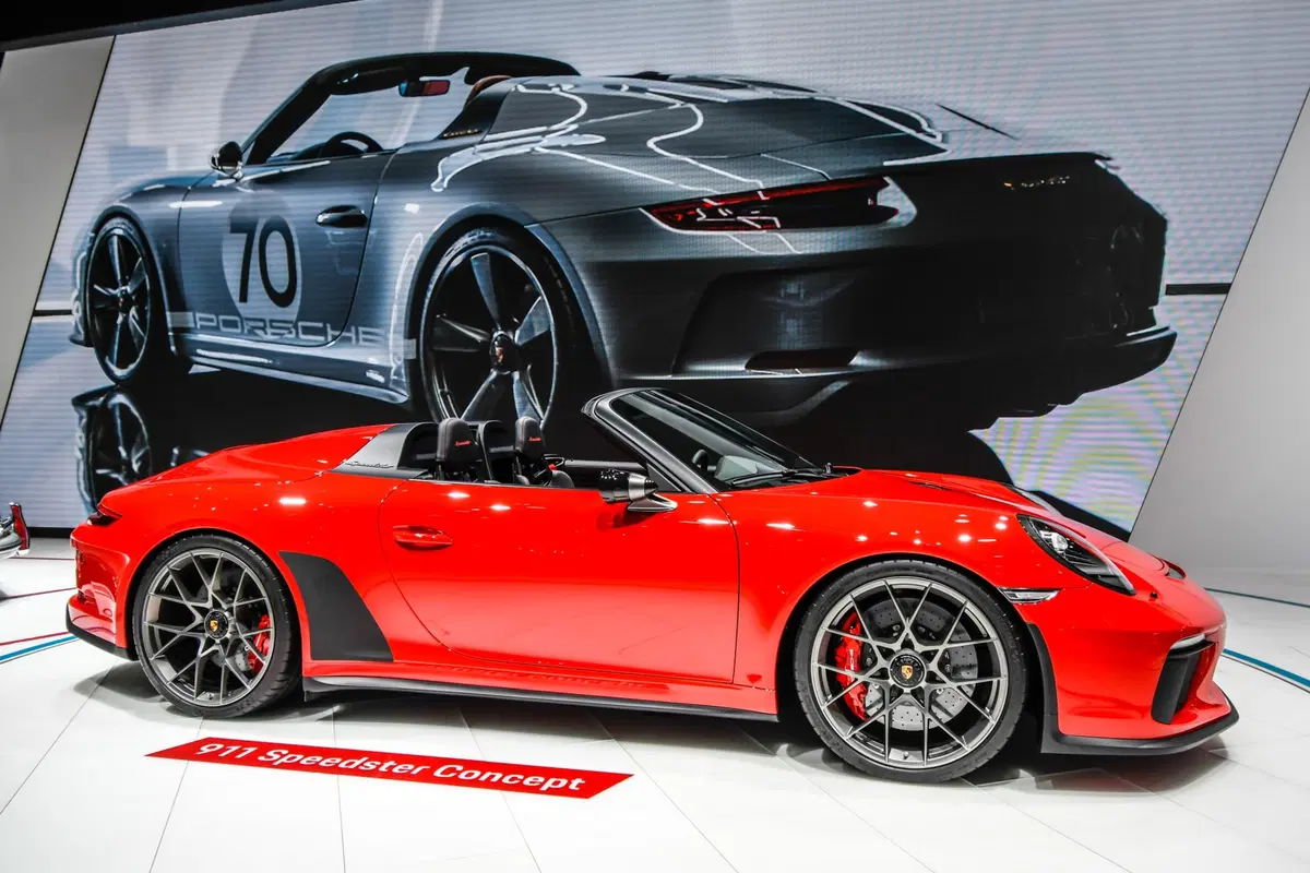 Porsche al Salone di Parigi 2018 [Video] (4)