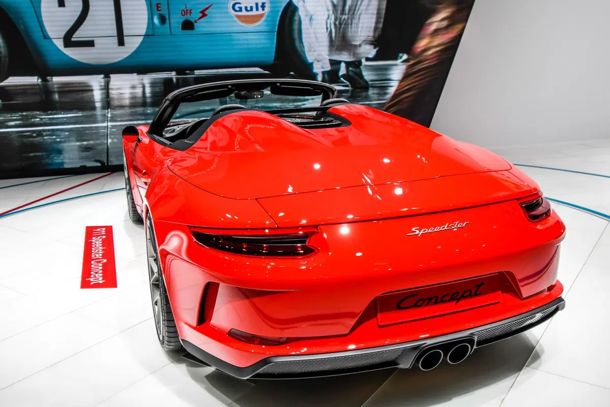 Porsche al Salone di Parigi 2018 [Video] (5)