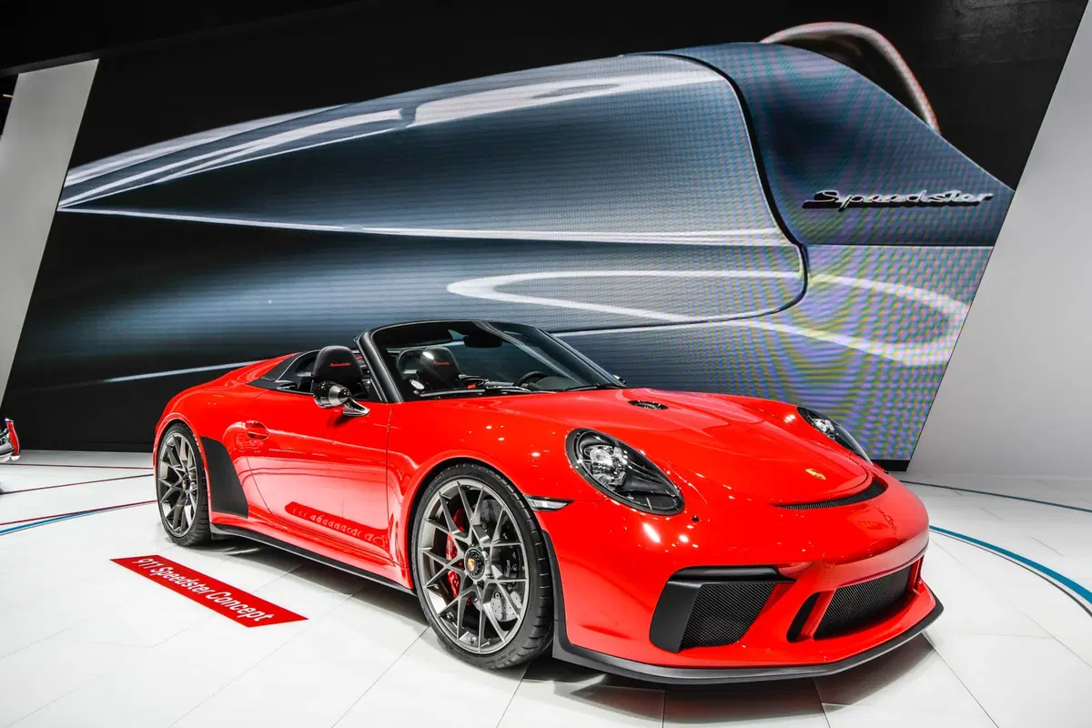 Porsche al Salone di Parigi 2018 [Video] (7)