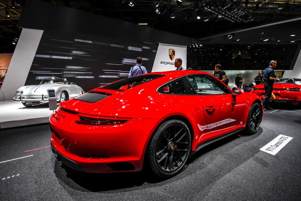 Porsche al Salone di Parigi 2018 [Video] (10)