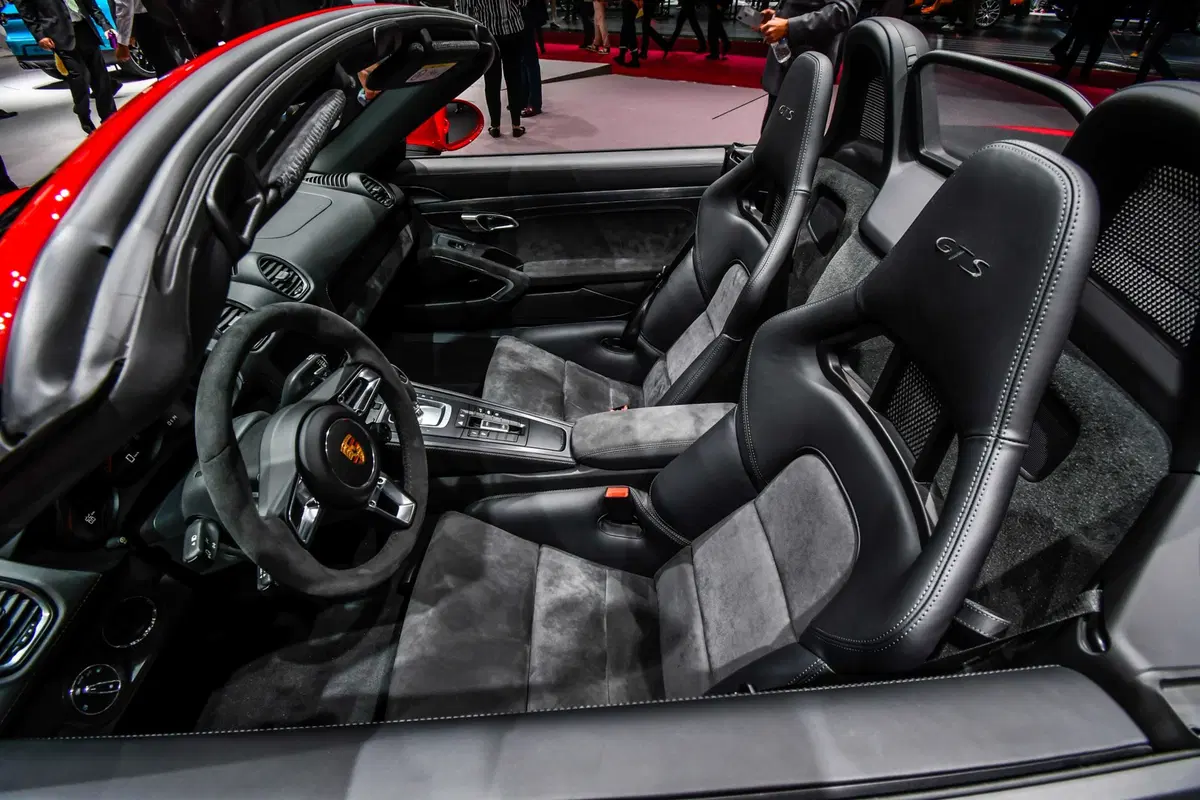 Porsche al Salone di Parigi 2018 [Video] (15)