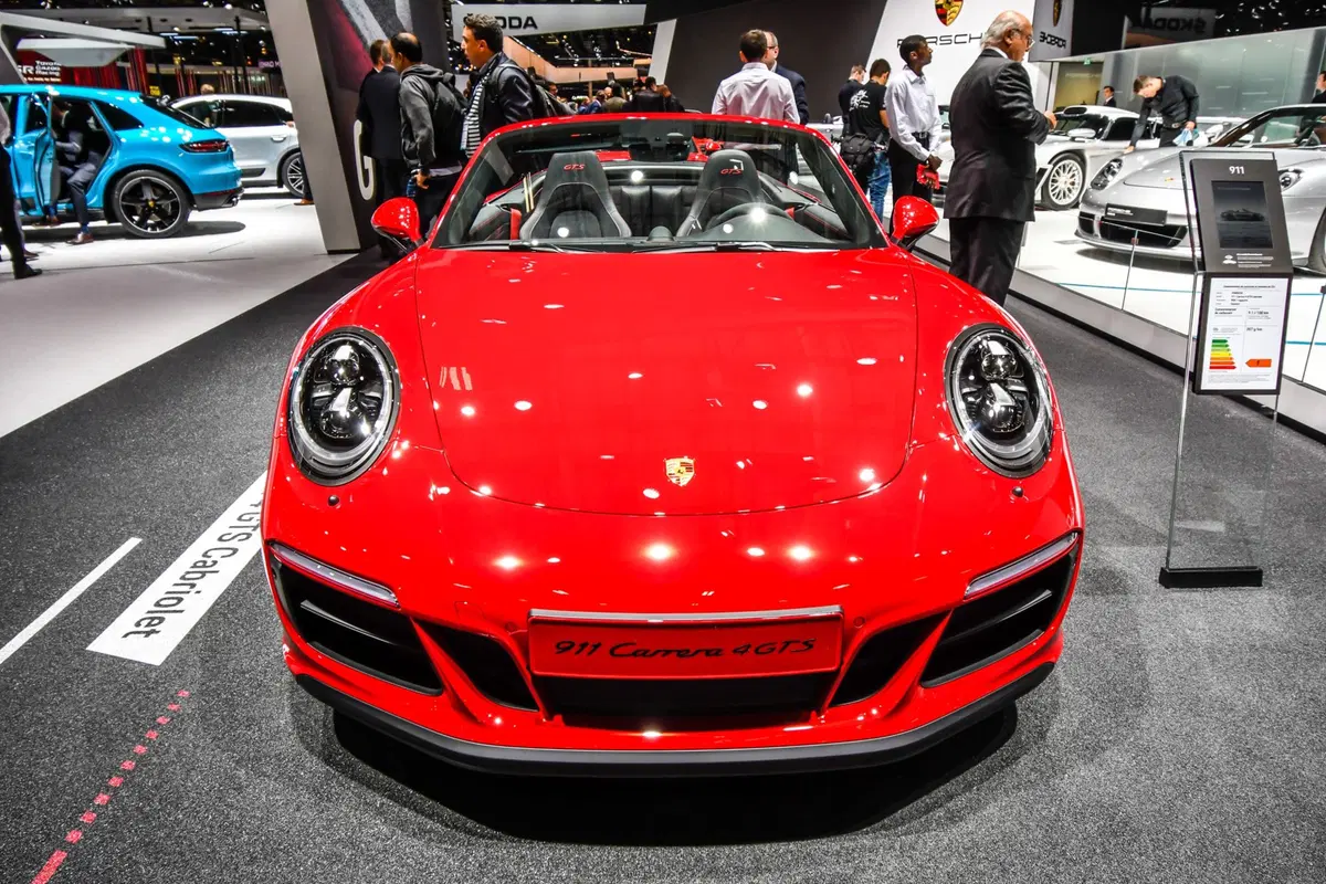 Porsche al Salone di Parigi 2018 [Video] (22)
